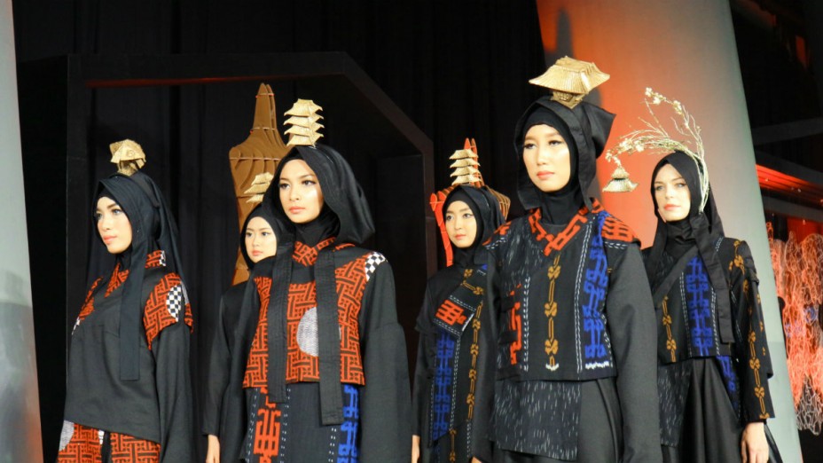 Senarai Negeri Sakura dari Surabaya; Alphiana & Sad Indah