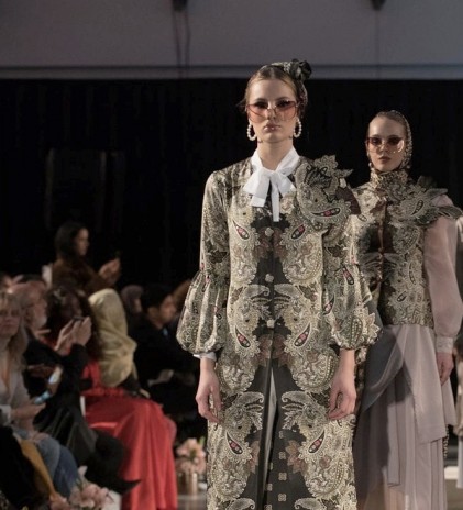 Karya Desainer Indonesia Memukau Amsterdam Modest Fashion Week 2019