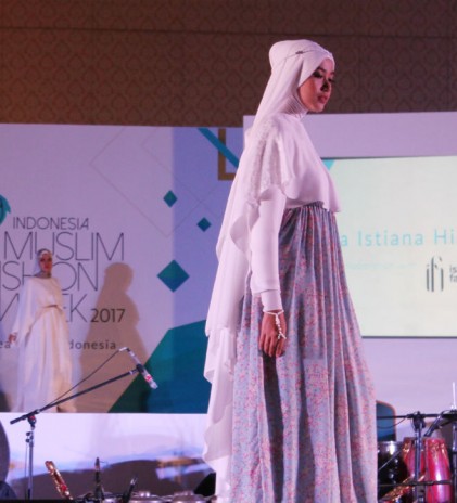 Keindahan Kain Kimono untuk Fashion Muslim Indonesia