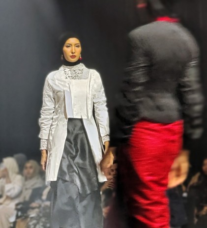 Lisa Fitria Mengolah Gaya Kebaya, Membalut Tragedi & Misteri Kartini