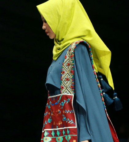Terpesona Keindahan Les Abayas Vivi Zubedi