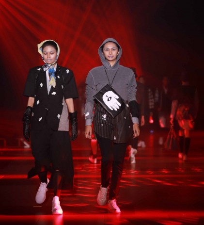 Totalitas Show Virtual Surabaya Fashion Parade 2020 