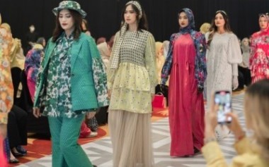 Donna Prive Annual Show & Koleksi Kolaborasi bersama Cut Meyriska