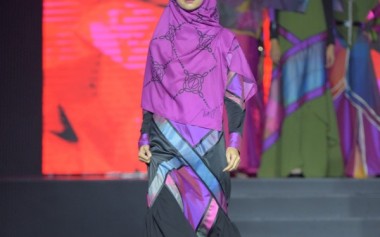 Ilusi Lipatan koleksi 'Folds' Najua Yanti